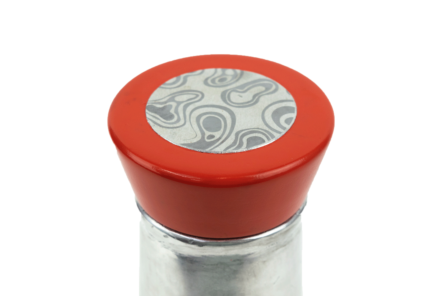 Engraved pattern on the lid of SABI